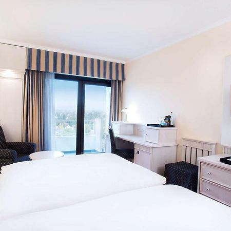 เอนเอ็ช วีสบาเดิน Hotel วิสบาเดน ภายนอก รูปภาพ