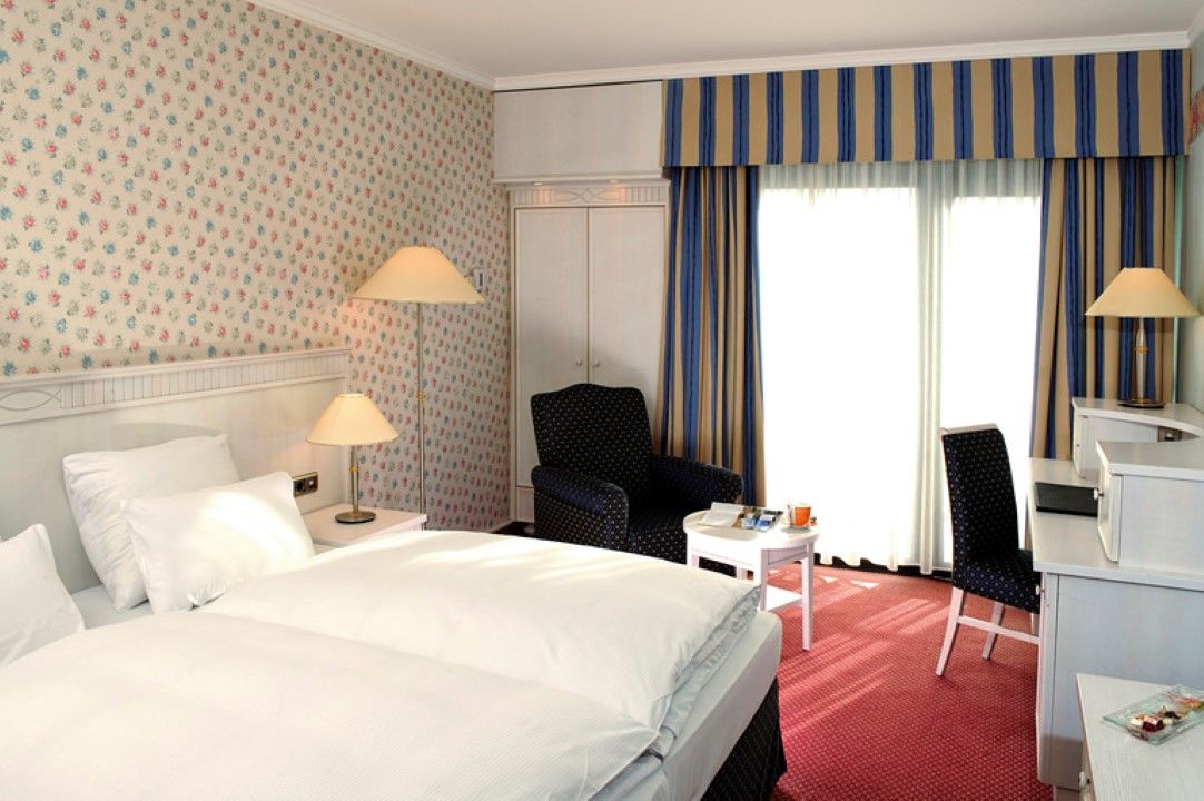 เอนเอ็ช วีสบาเดิน Hotel วิสบาเดน ภายนอก รูปภาพ